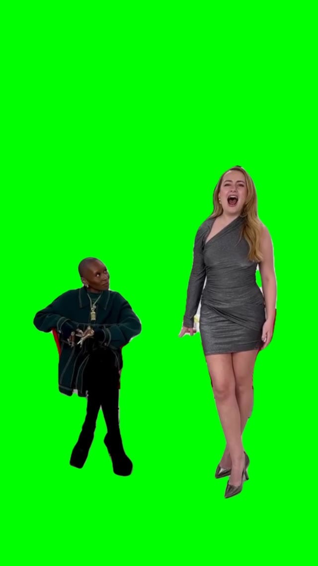 Elphaba singing Wicked green screen