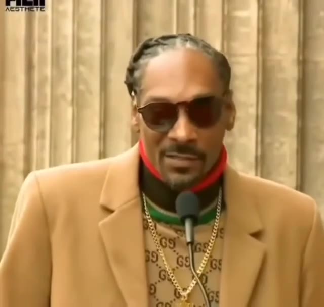 Last but not least I wanna thank me snoop dogg green screen