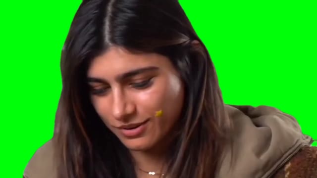 Mia Khalifa green screen