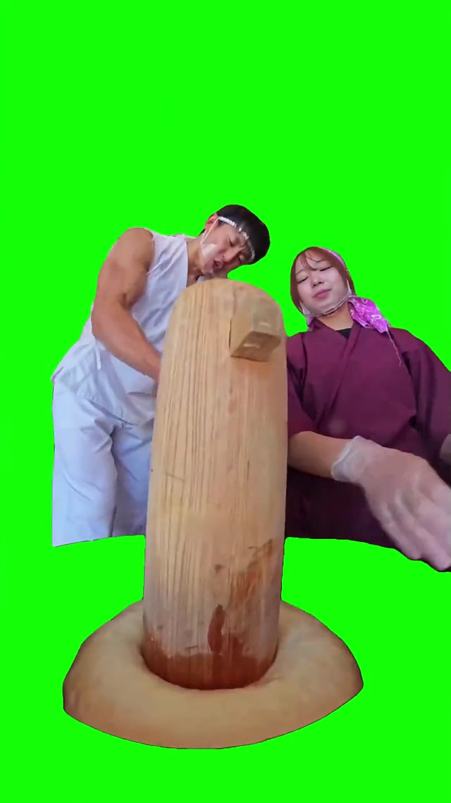 Mochi pound green screen